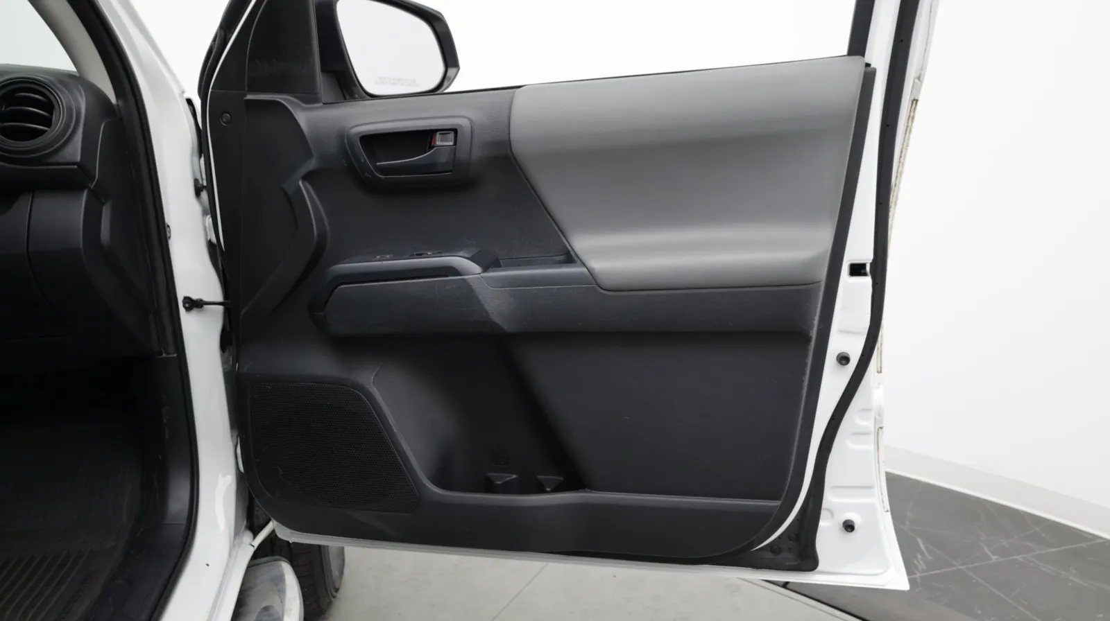 Toyota Tacoma photo 27