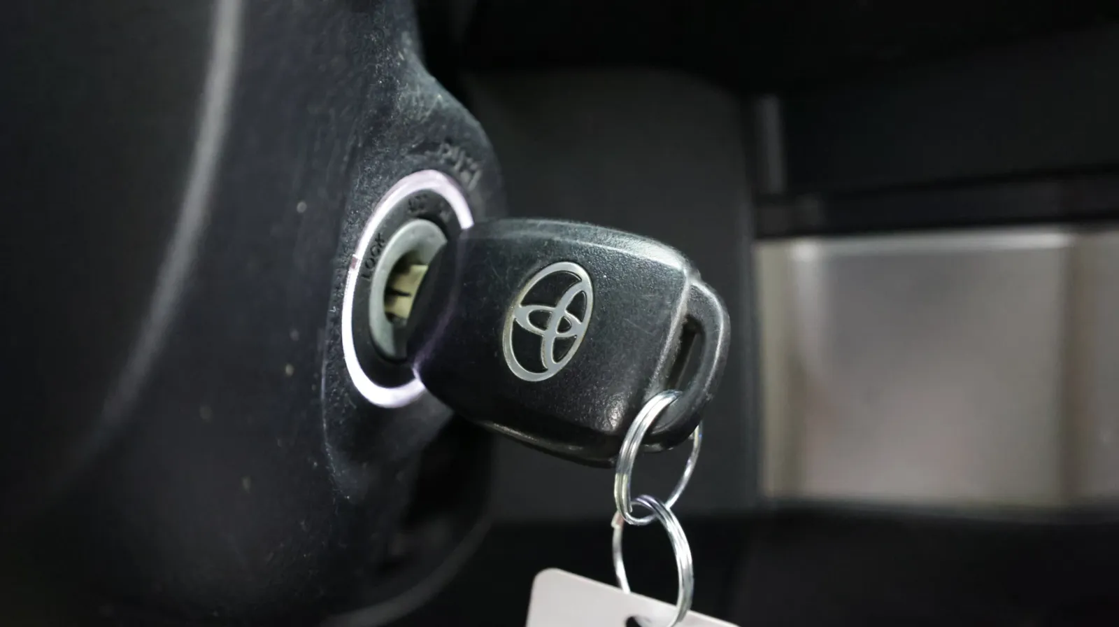 Toyota Tacoma photo 24