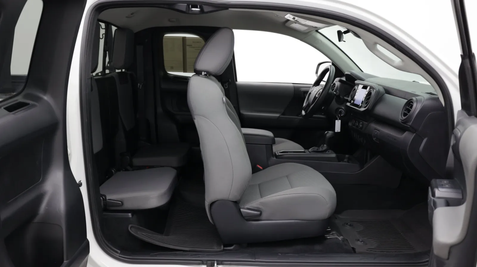Toyota Tacoma photo 31