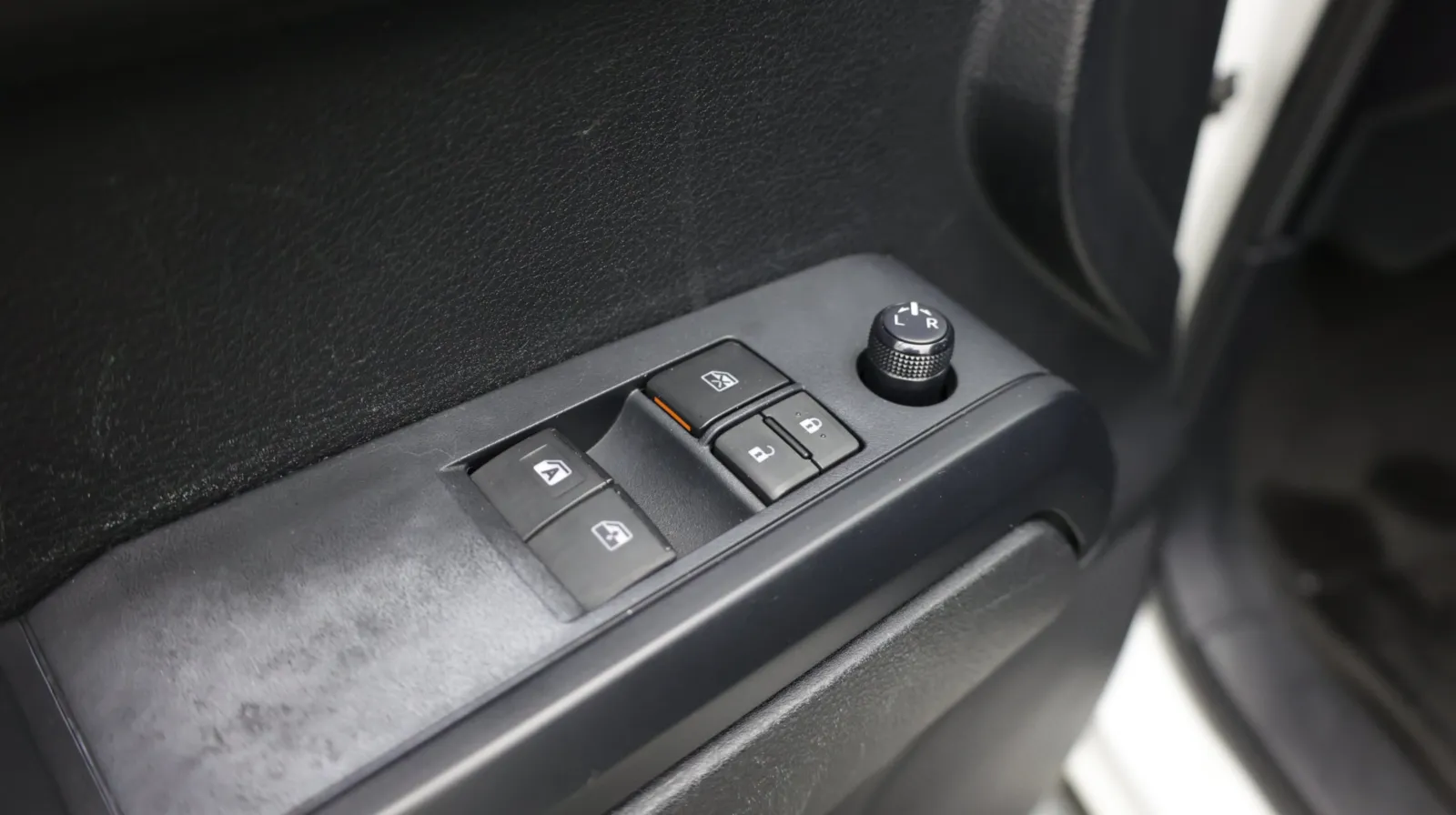 Toyota Tacoma photo 13