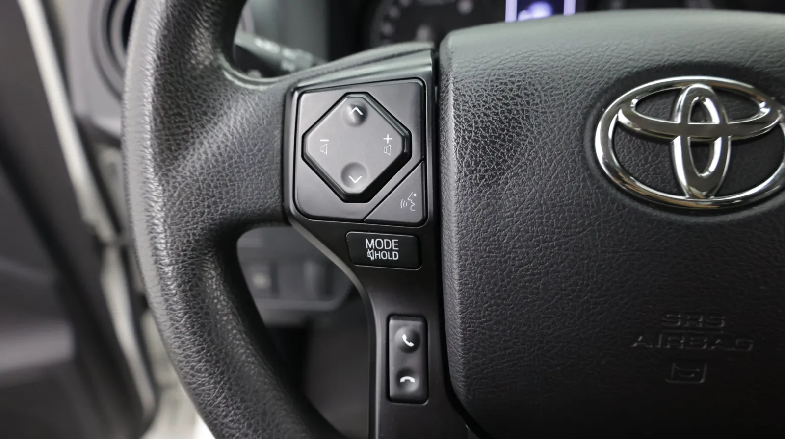 Toyota Tacoma photo 19