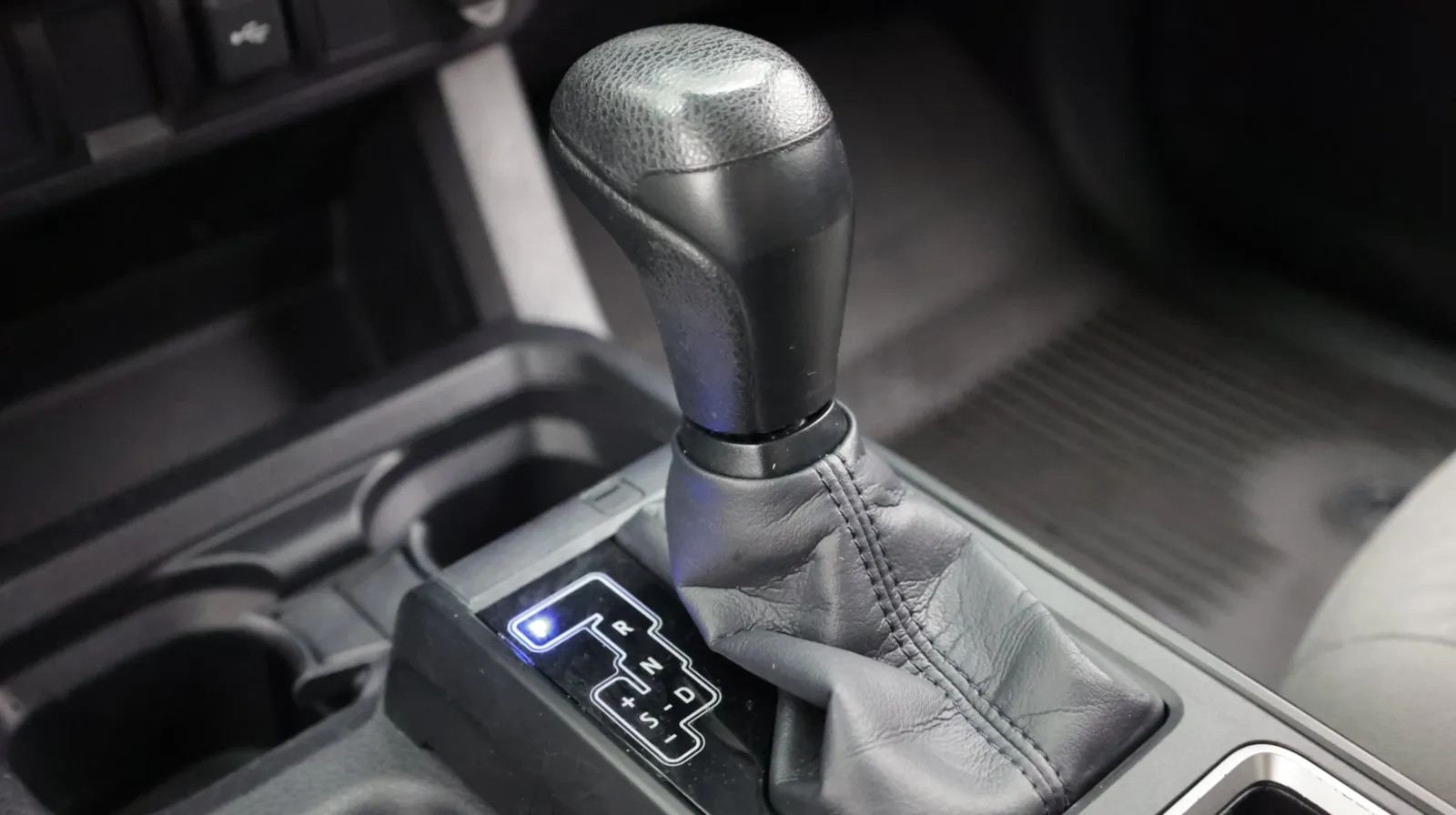 Toyota Tacoma photo 18