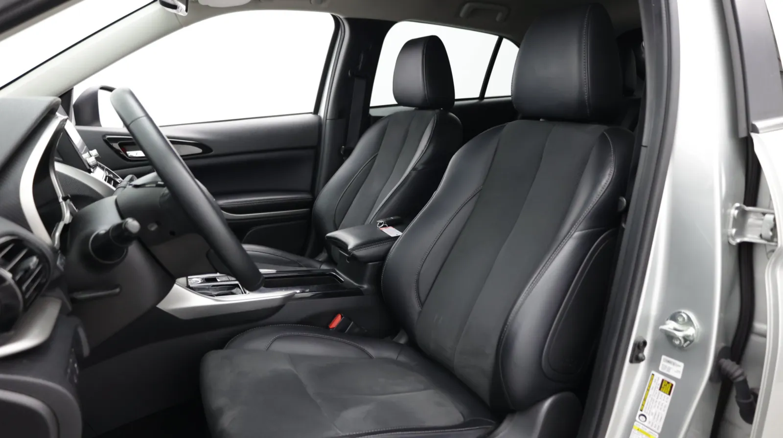 Mitsubishi Eclipse Cross photo 18