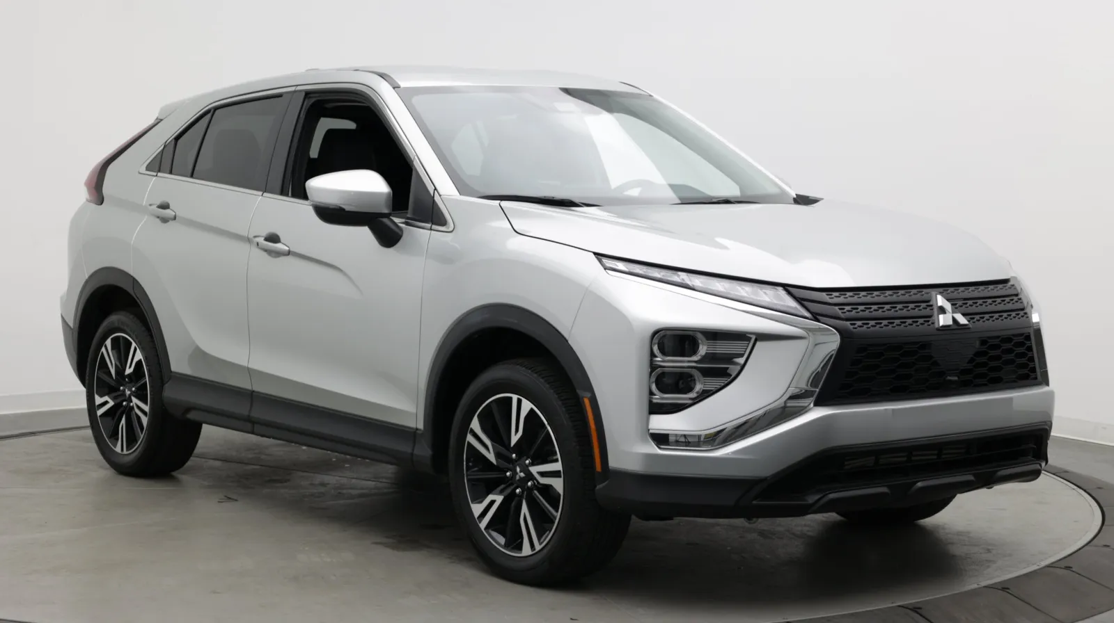 Mitsubishi Eclipse Cross photo 3