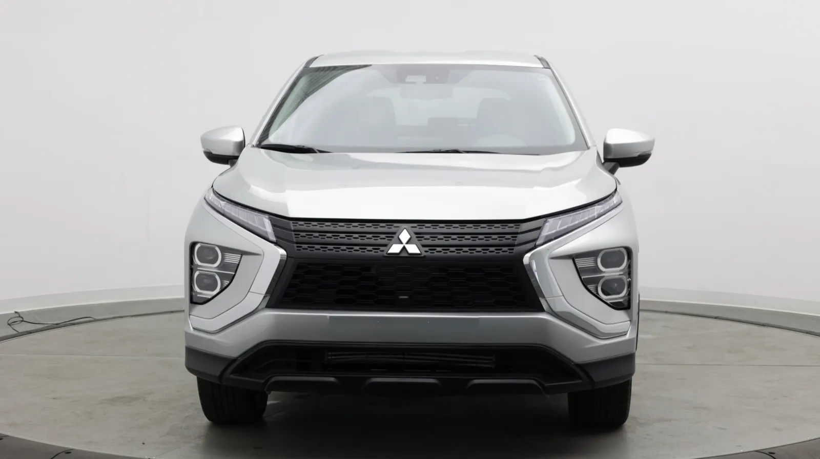 Mitsubishi Eclipse Cross photo 2