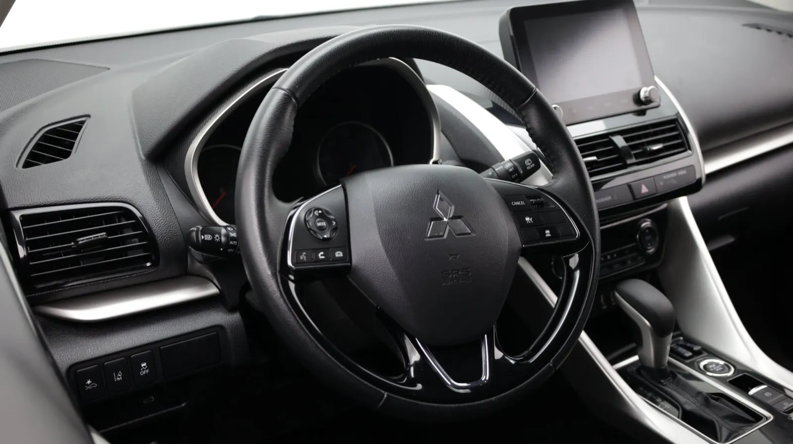 Mitsubishi Eclipse Cross photo 11
