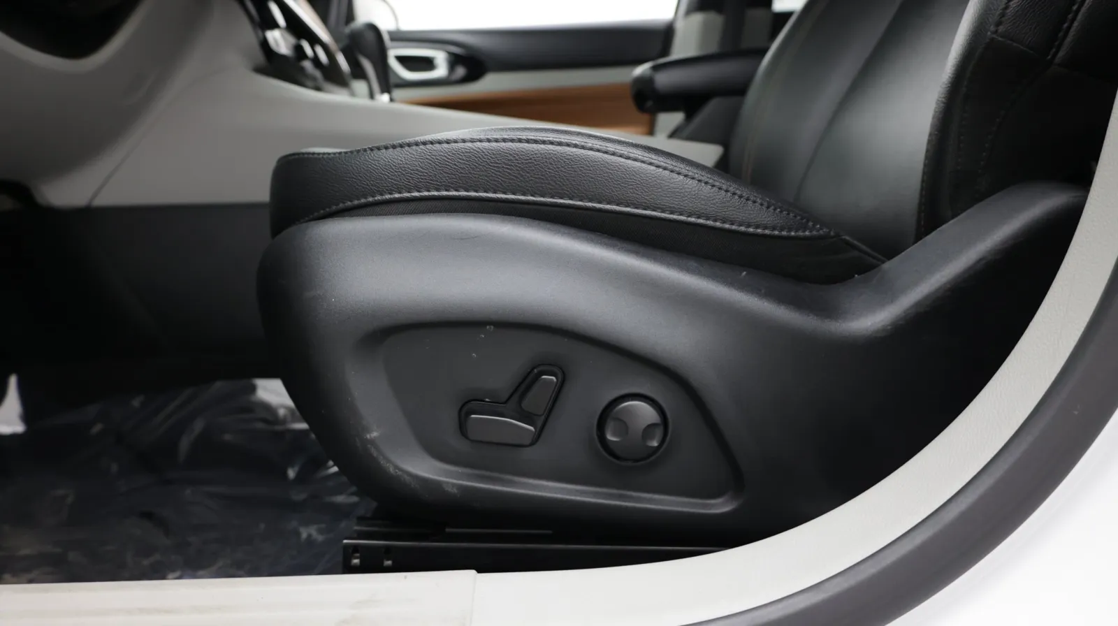 Jeep Compass photo 13