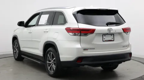 More photos of 2019 Toyota Highlander XLE at Auto Boutique Florida, FL