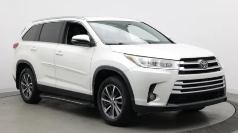 Another view of 2019 Toyota Highlander XLE for sale in Jacksonville, FL at Auto Boutique Florida