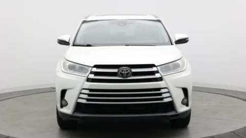 Photos of 2019 Toyota Highlander XLE for sale in Jacksonville, FL at Auto Boutique Florida