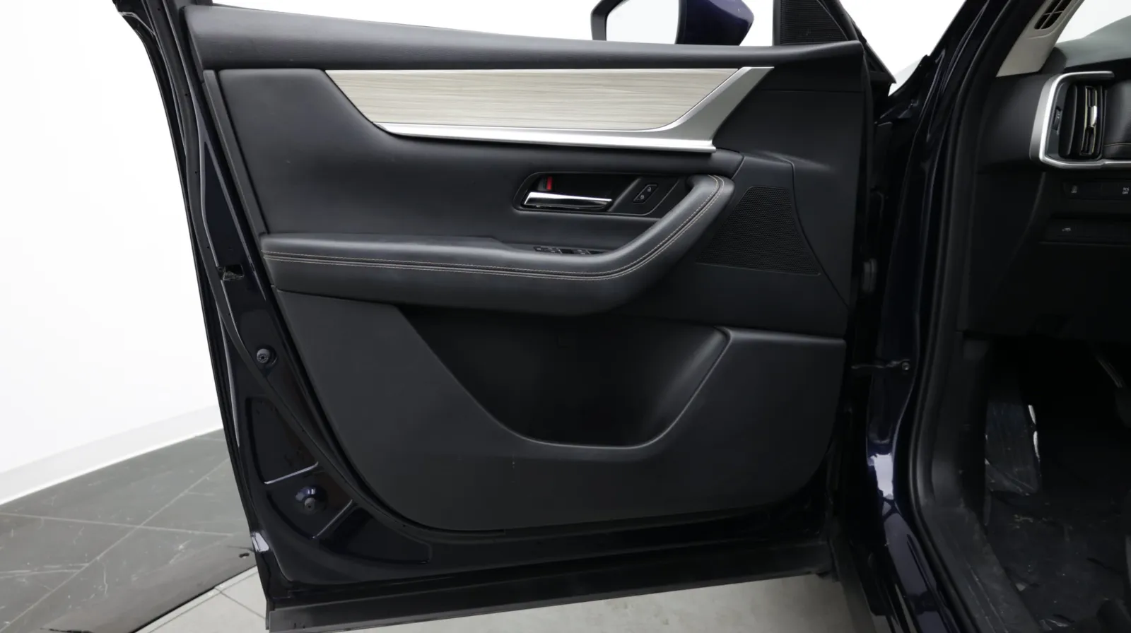 Mazda CX-90 photo 12