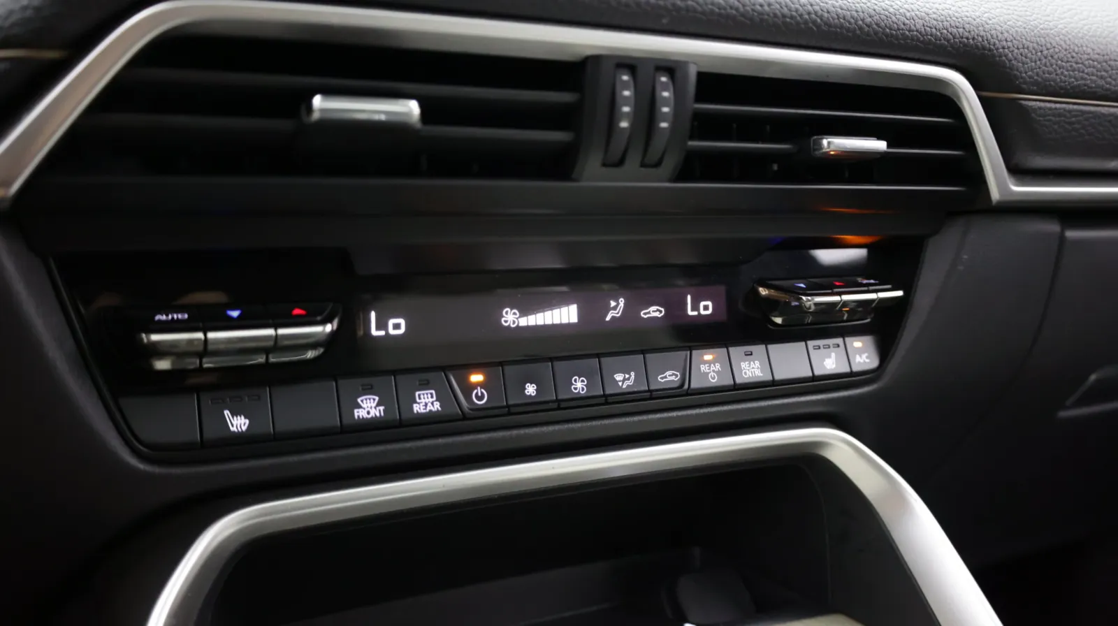 Mazda CX-90 photo 19