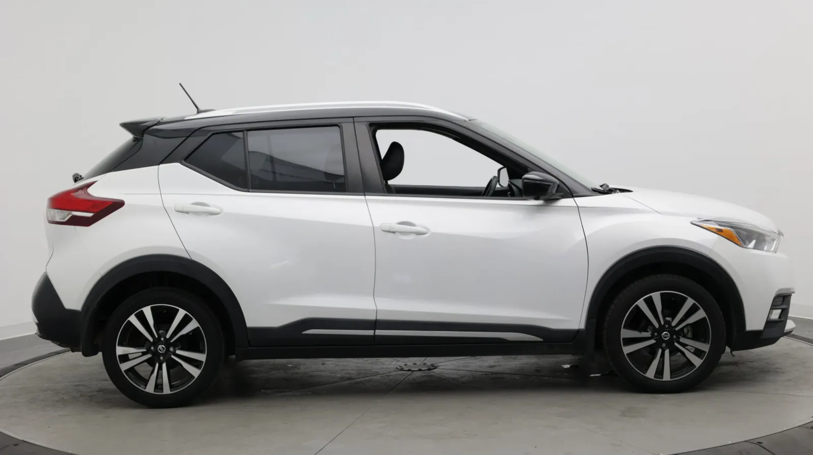 Nissan Kicks photo 8
