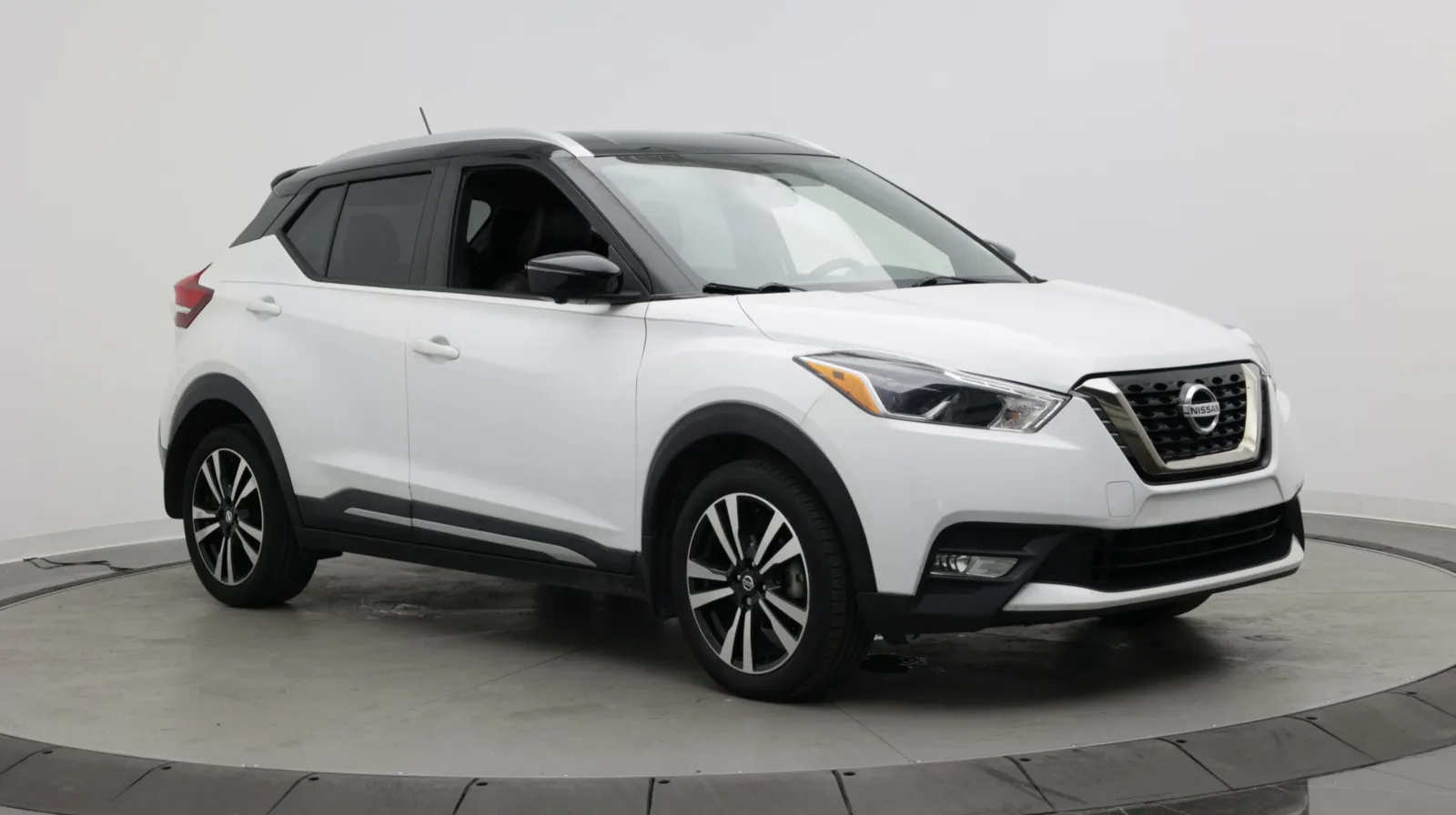 Nissan Kicks photo 3