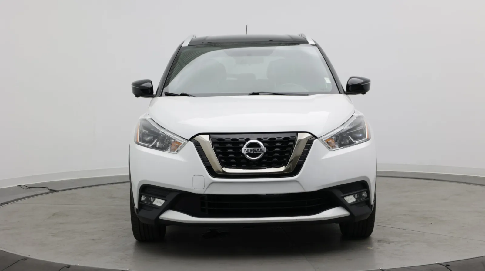Nissan Kicks photo 2