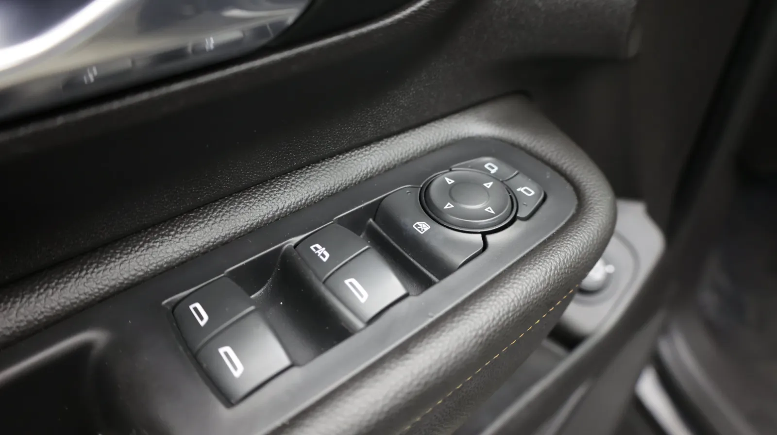 GMC Terrain photo 12