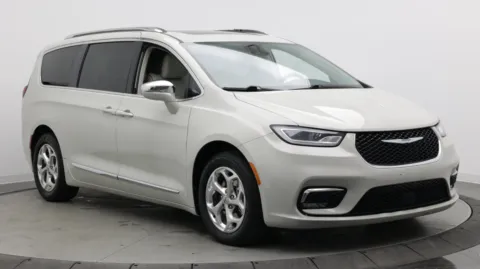 Another view of 2021 Chrysler Pacifica Hybrid Limited for sale in Jacksonville, FL at Auto Boutique Florida