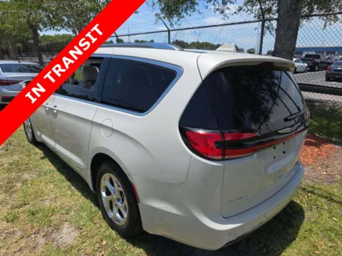 More photos of 2021 Chrysler Pacifica Hybrid Limited at Auto Boutique Florida, FL