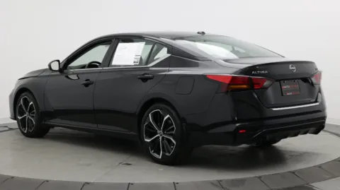 More photos of 2023 Nissan Altima 2.5 SR at Auto Boutique Florida, FL