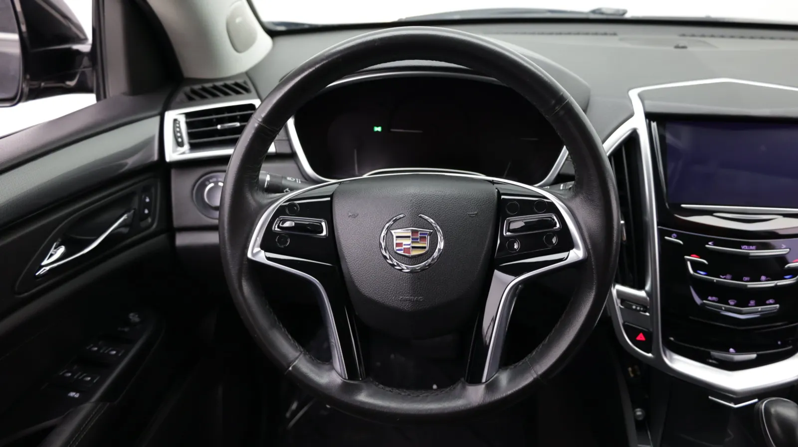 Cadillac SRX photo 22