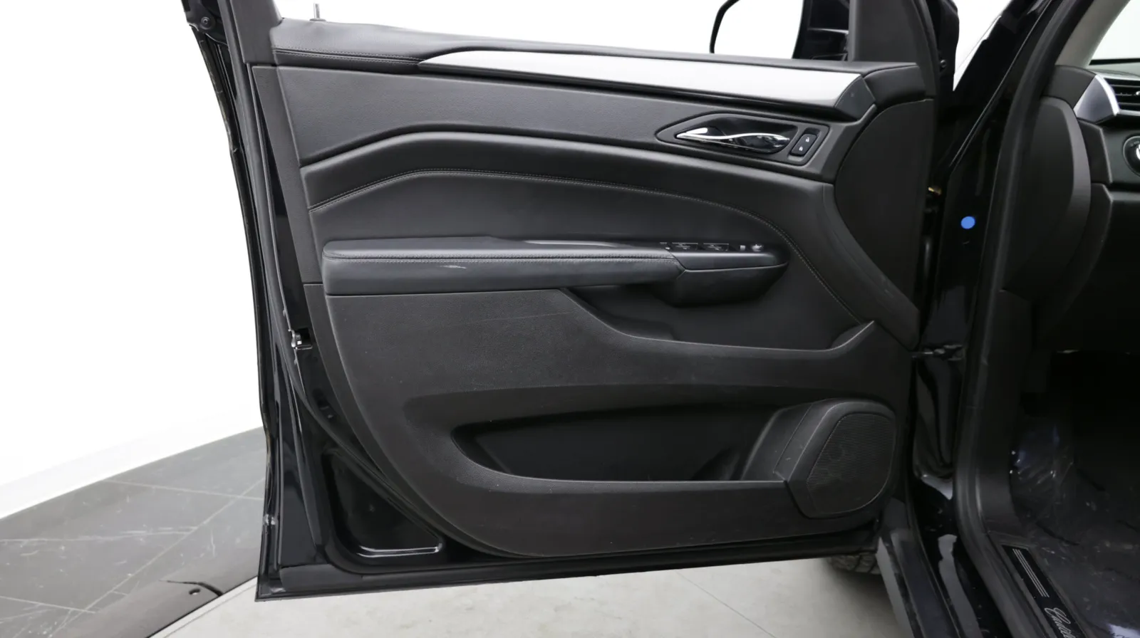 Cadillac SRX photo 10