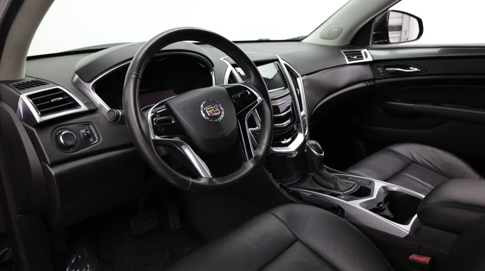 Cadillac SRX photo 11