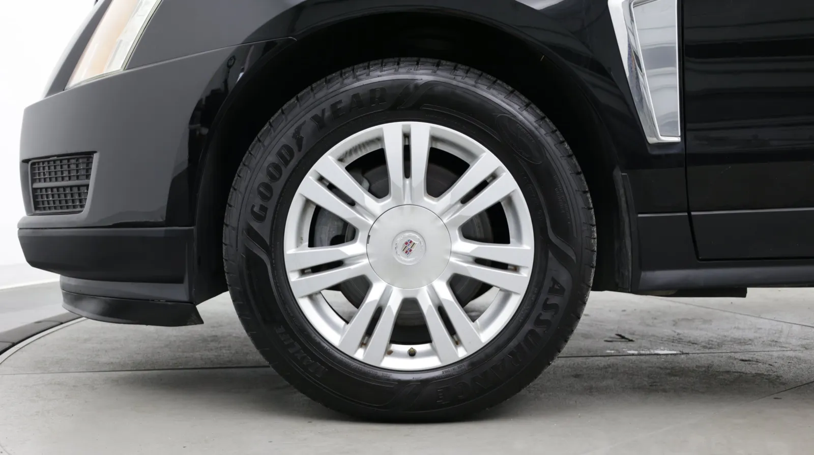 Cadillac SRX photo 8
