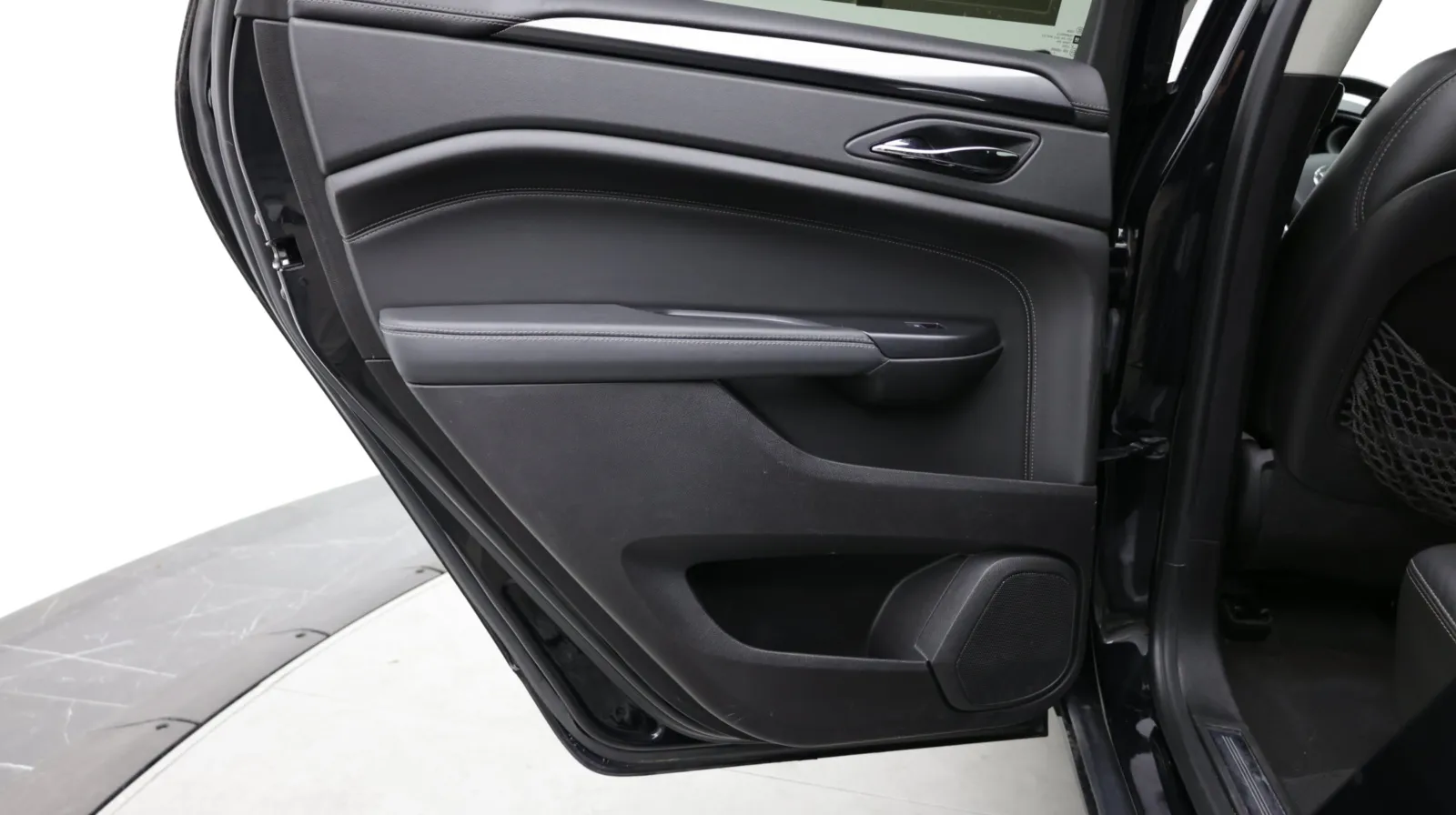 Cadillac SRX photo 21