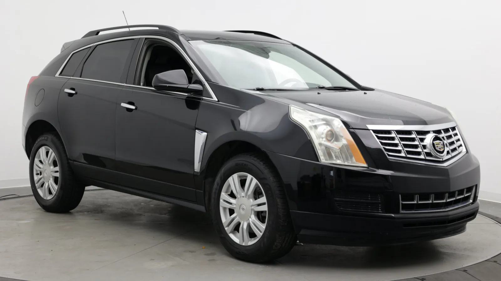Cadillac SRX photo 3