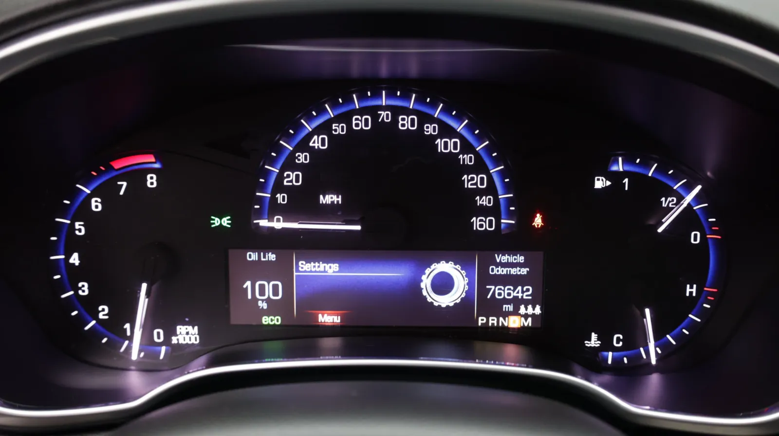 Cadillac SRX photo 16