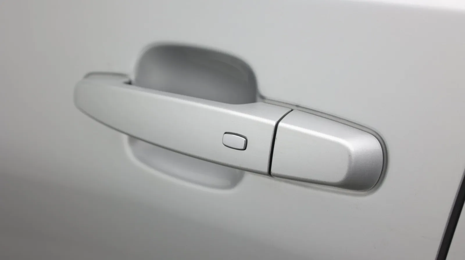 GMC Acadia photo 11