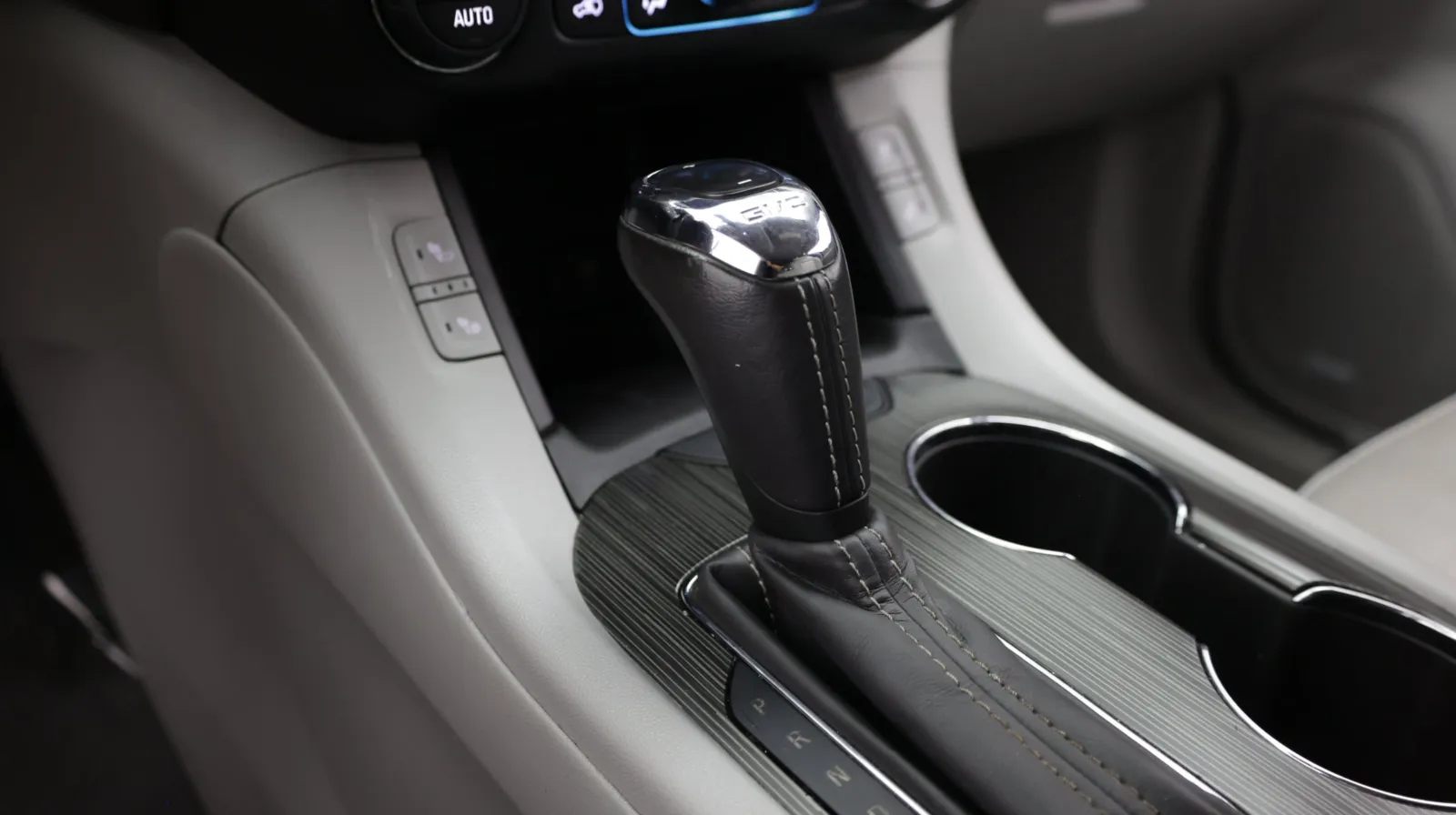 GMC Acadia photo 21