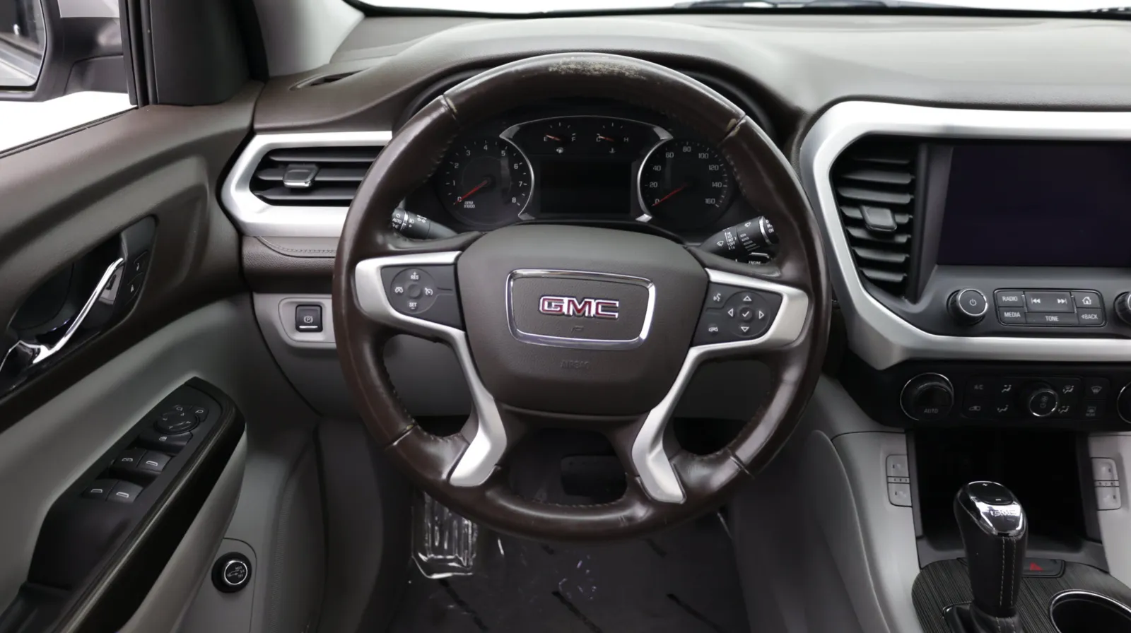 GMC Acadia photo 33
