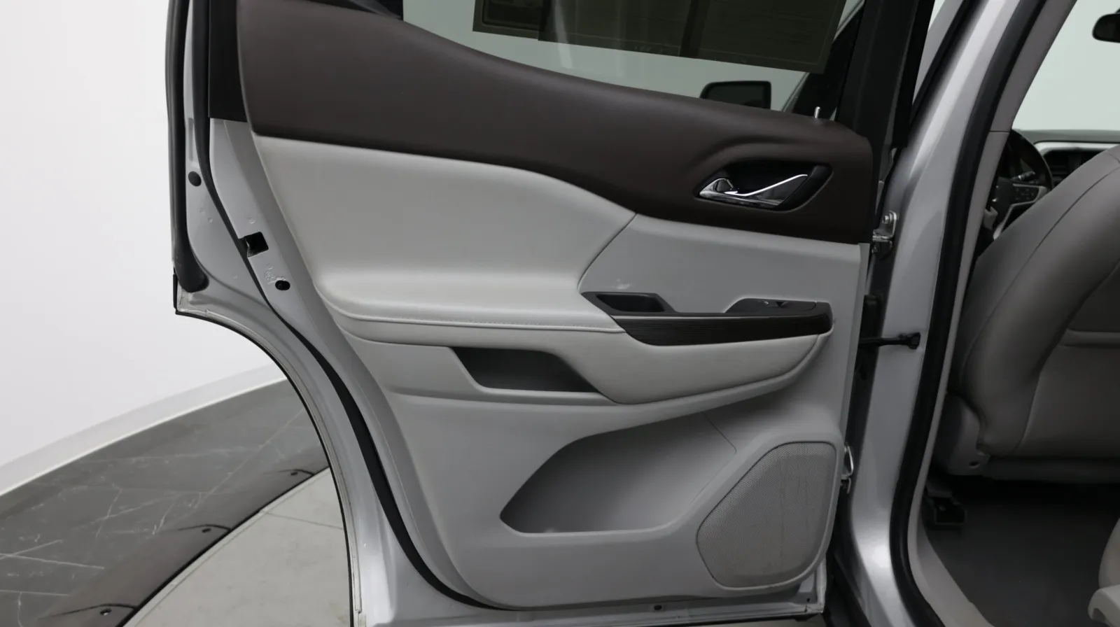 GMC Acadia photo 30