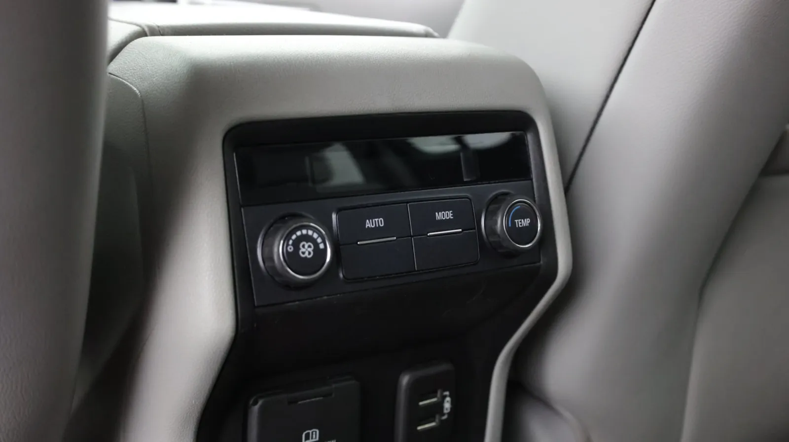GMC Acadia photo 32