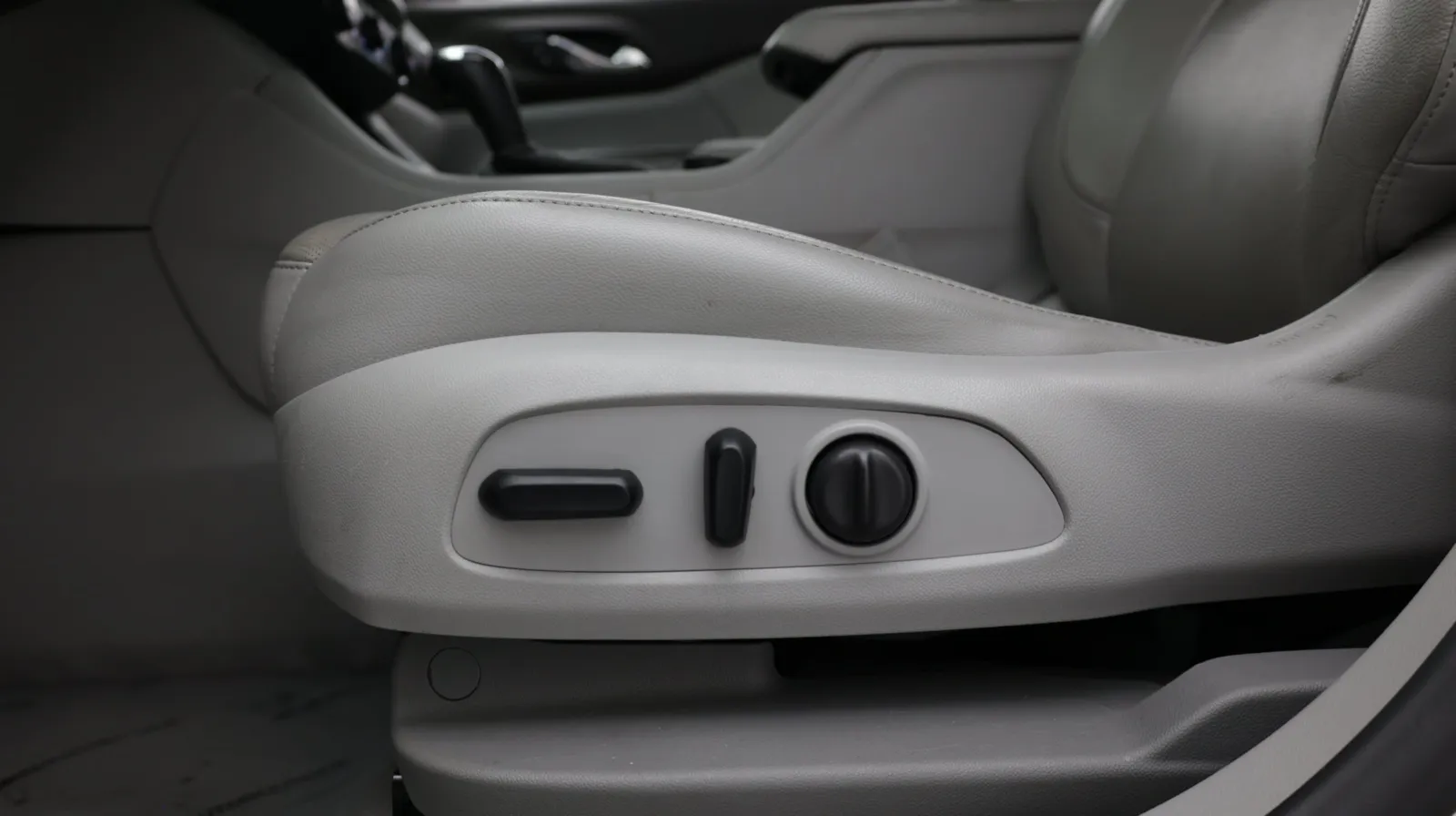 GMC Acadia photo 17