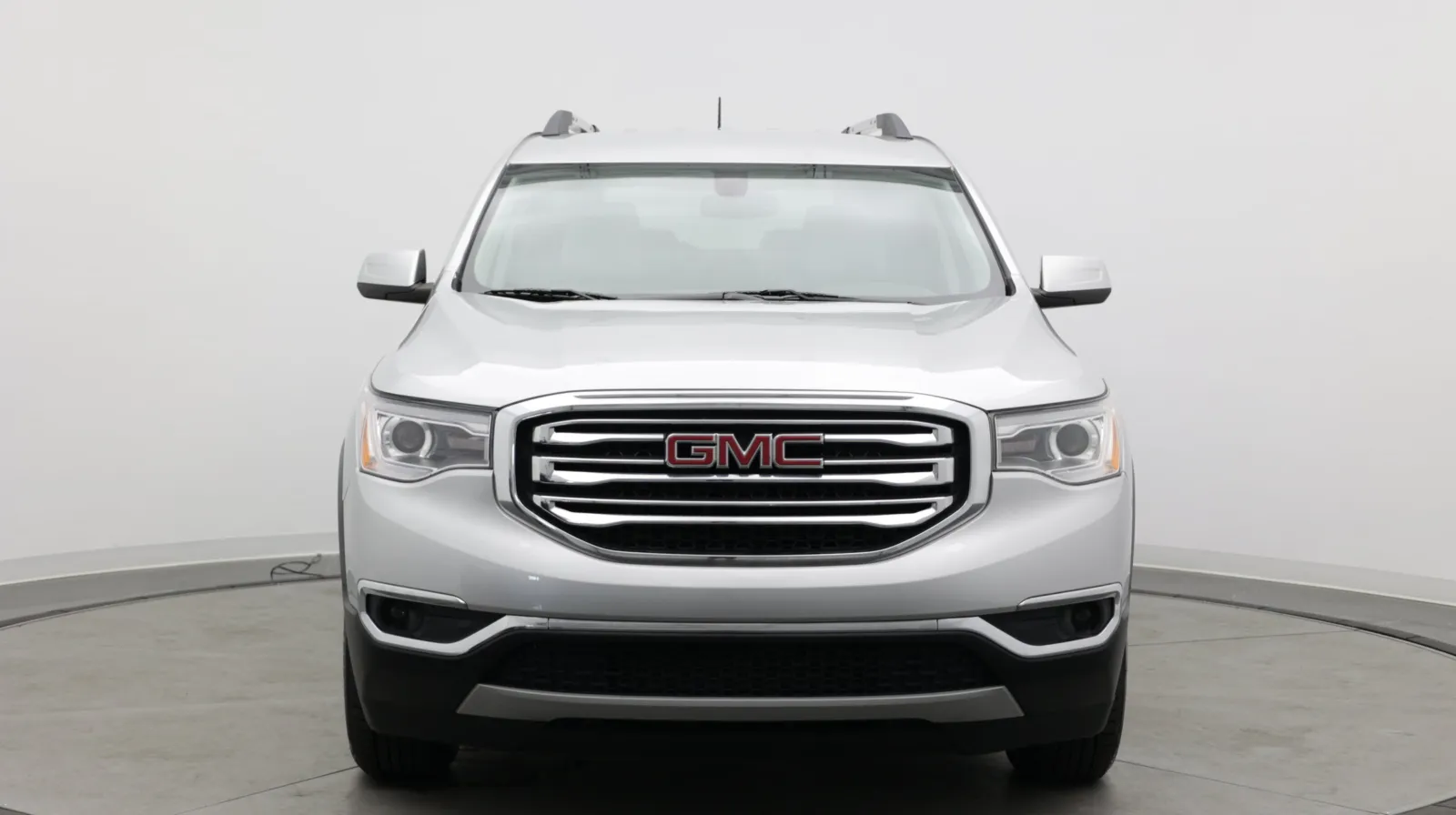 GMC Acadia photo 2