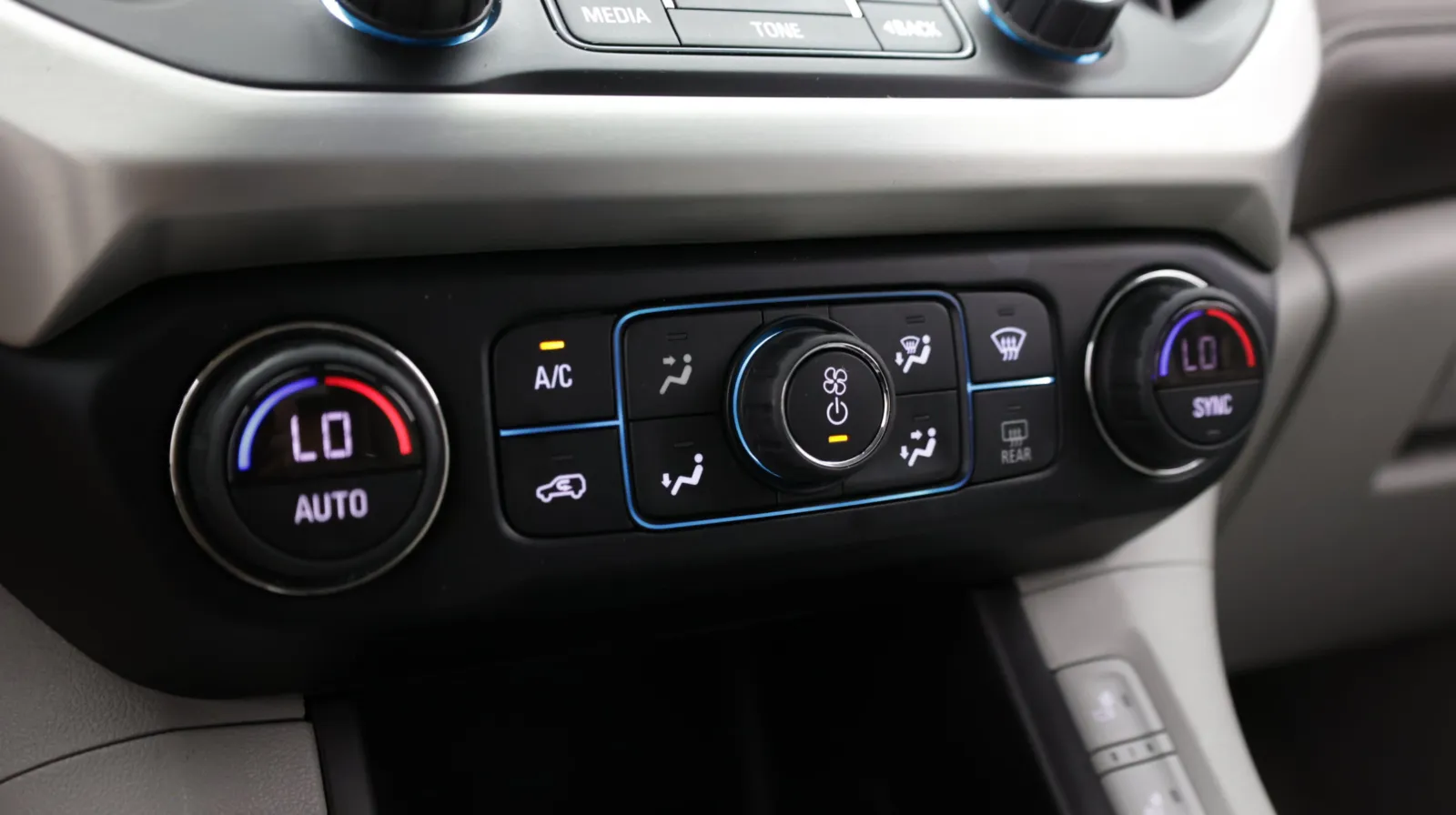 GMC Acadia photo 27