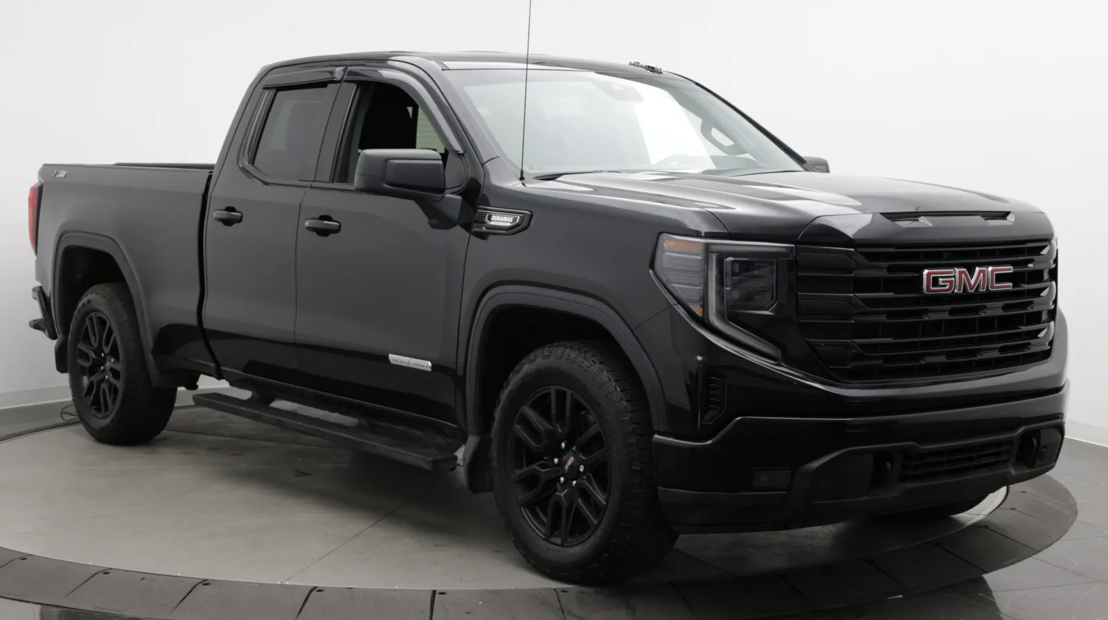 GMC Sierra photo 3