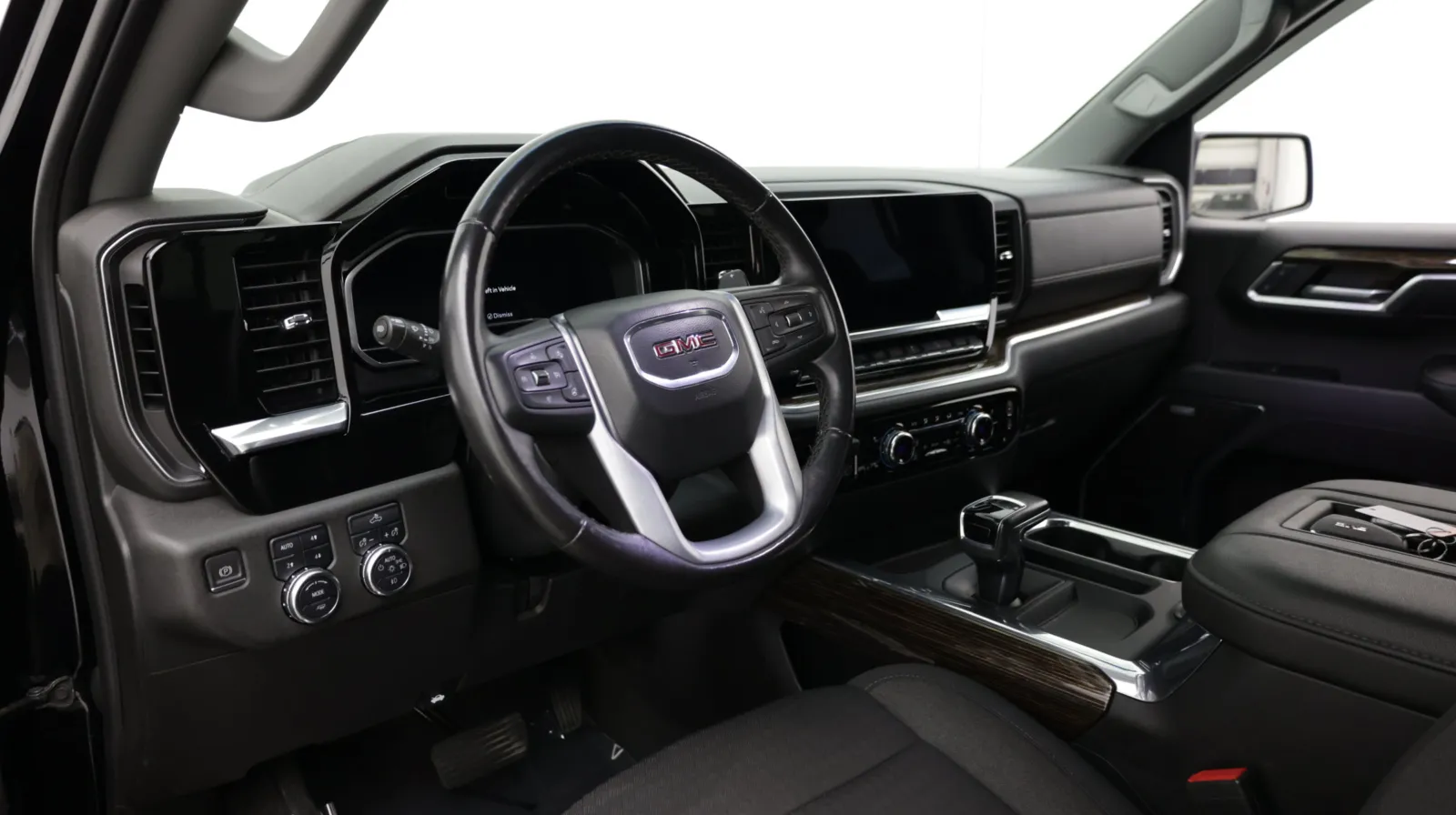 GMC Sierra photo 13