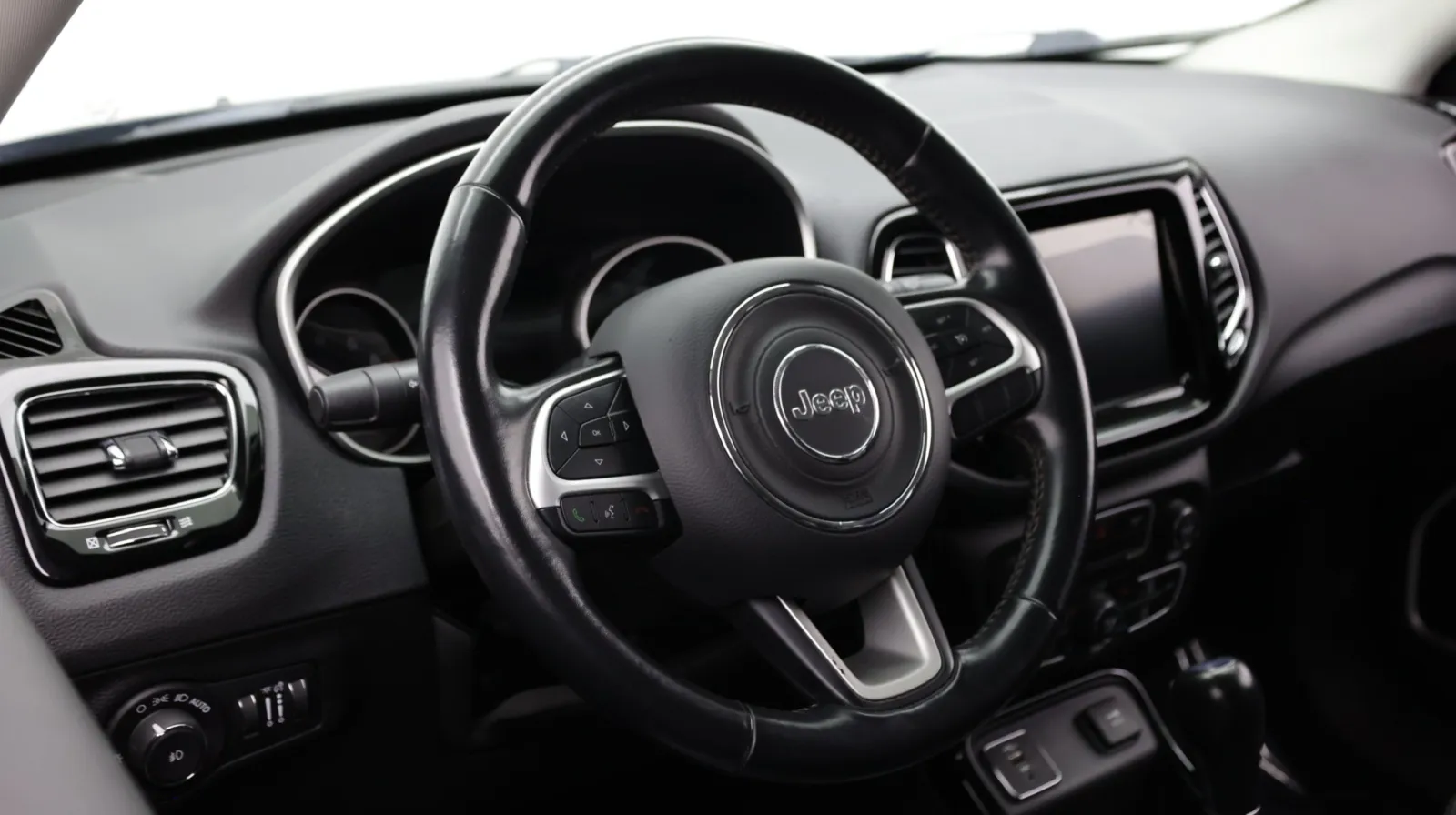 Jeep Compass photo 10