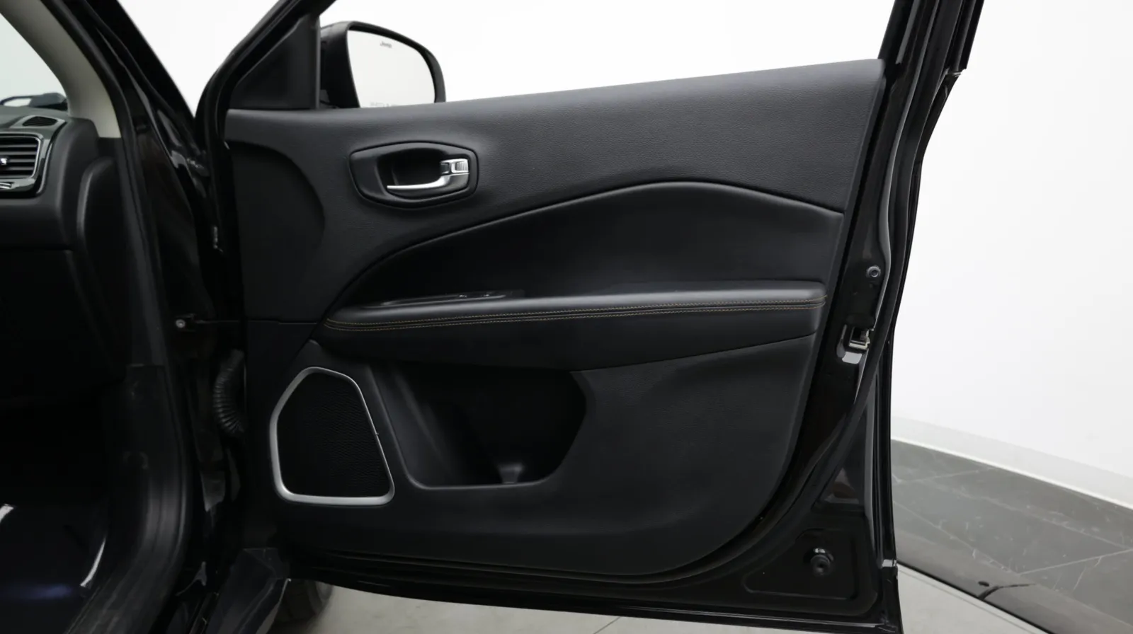 Jeep Compass photo 35