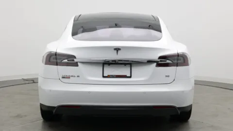More photos of 2016 Tesla Model S 70 kWh Battery at Auto Boutique Florida, FL