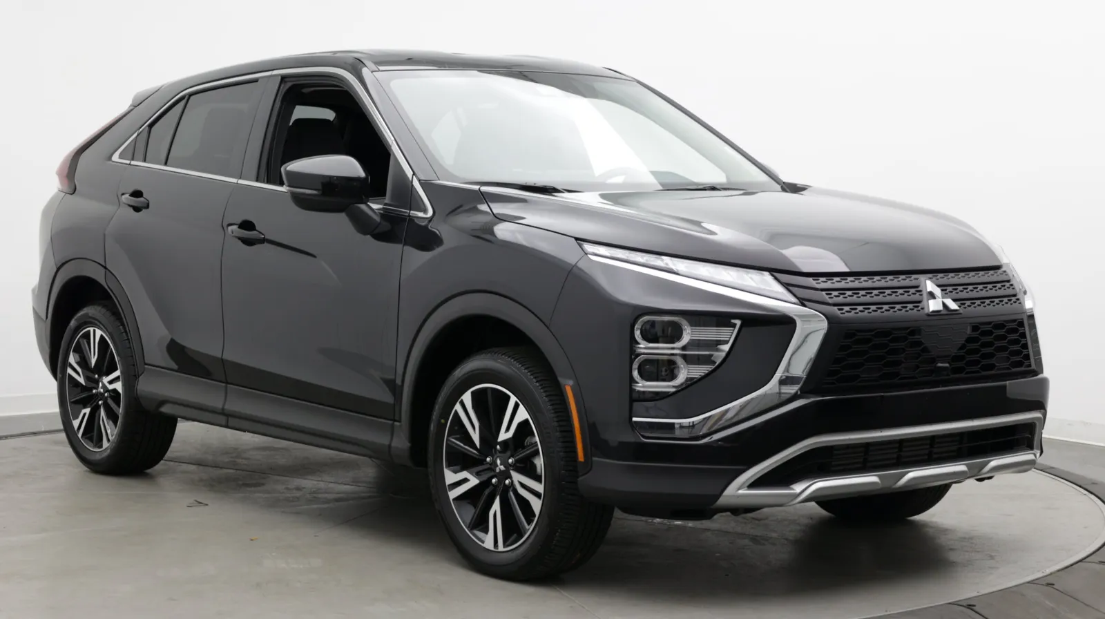 Mitsubishi Eclipse Cross photo 3