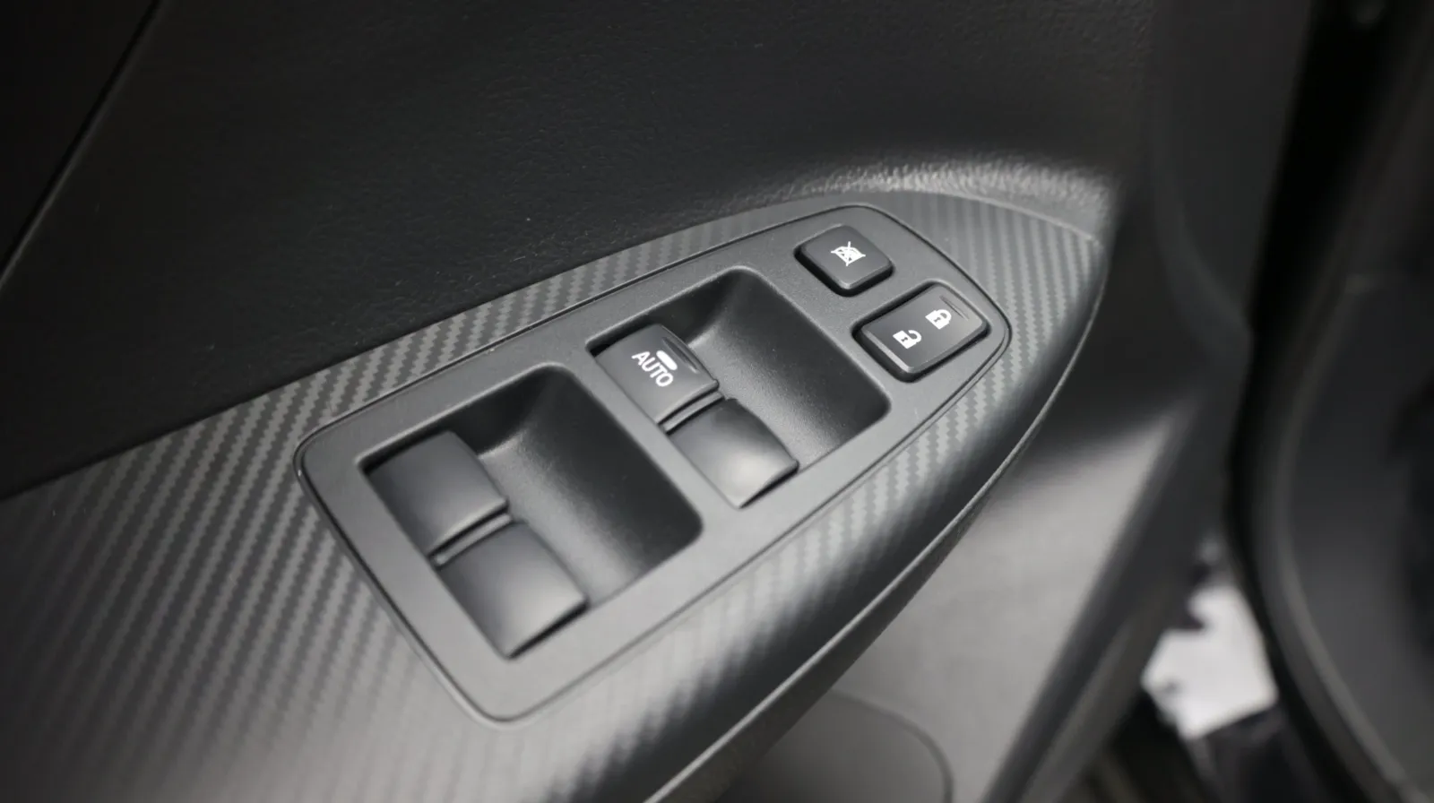 Mitsubishi Eclipse Cross photo 13