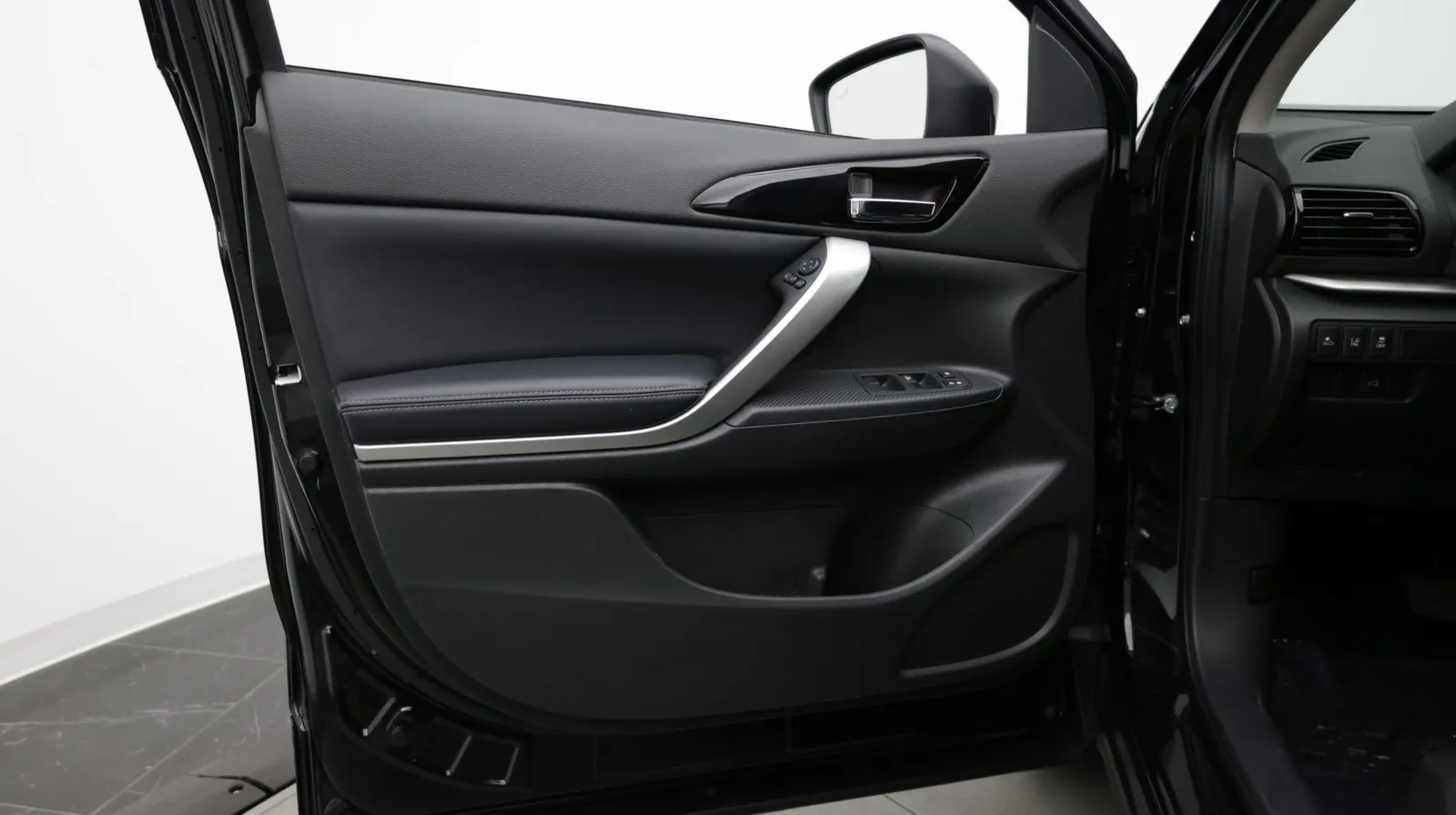 Mitsubishi Eclipse Cross photo 11