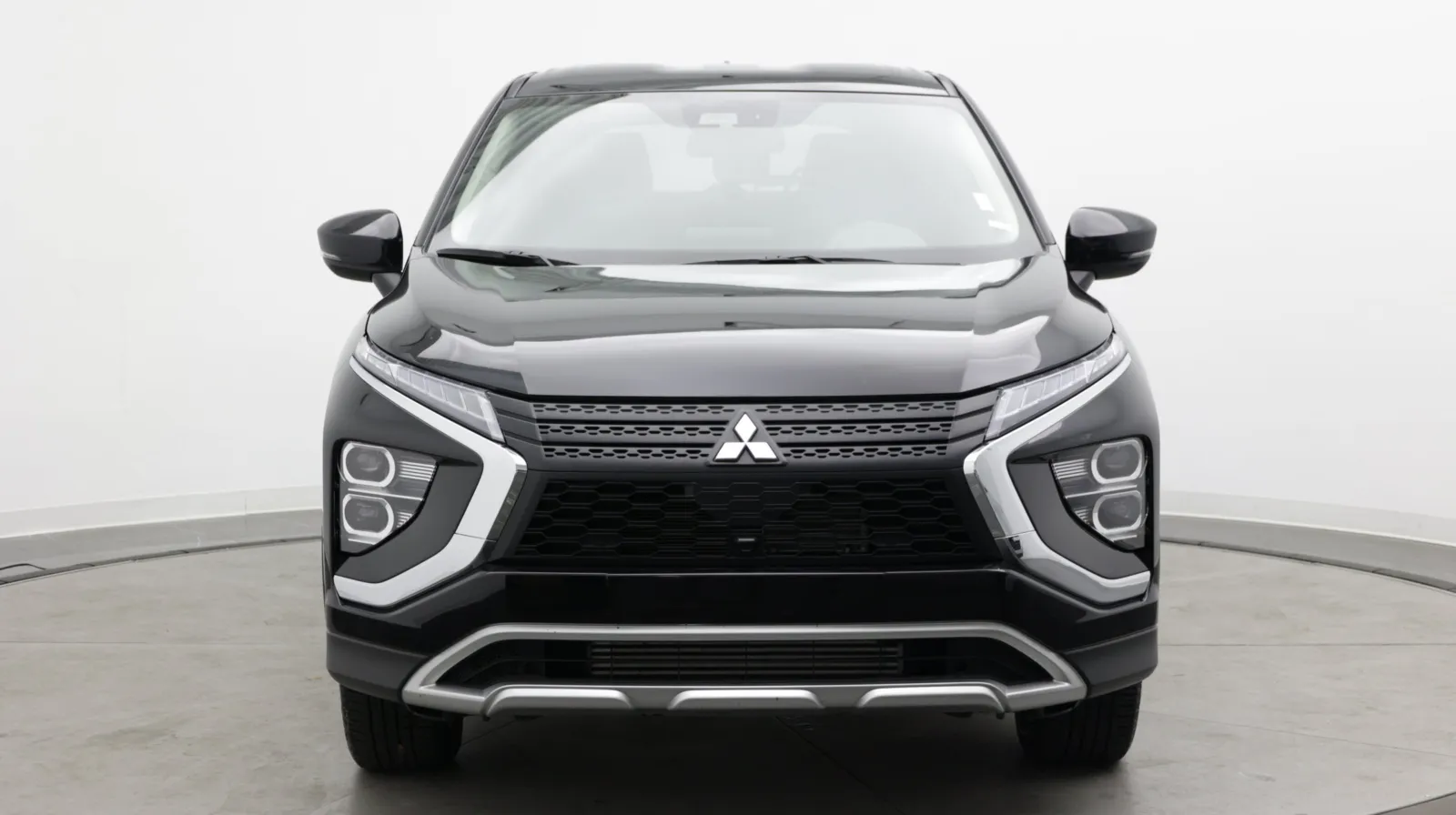 Mitsubishi Eclipse Cross photo 2