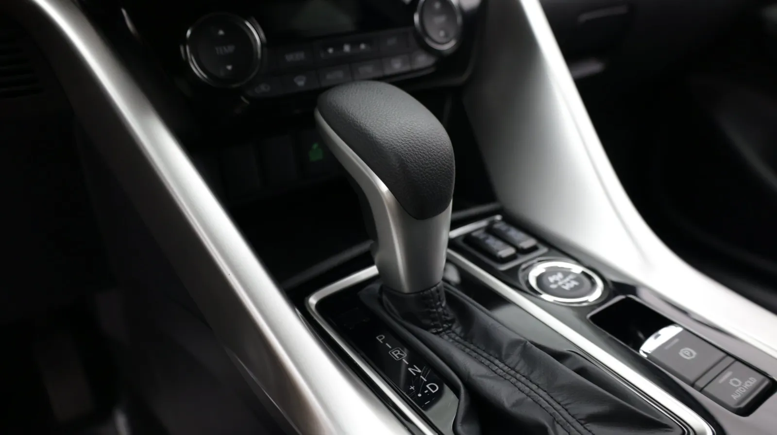 Mitsubishi Eclipse Cross photo 18