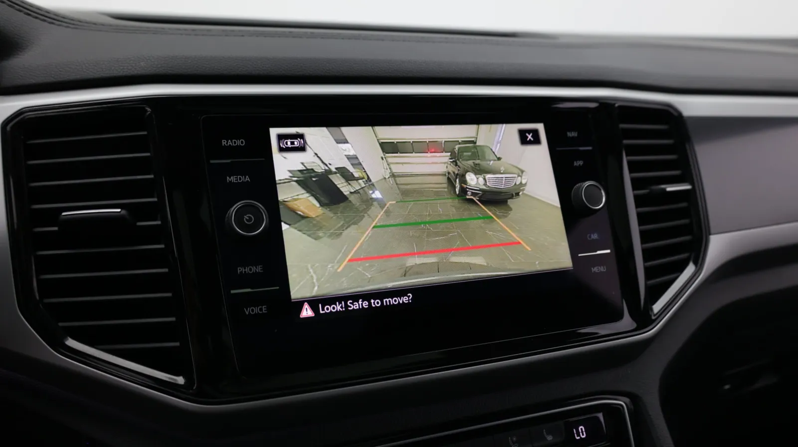 Volkswagen Atlas Cross Sport photo 23
