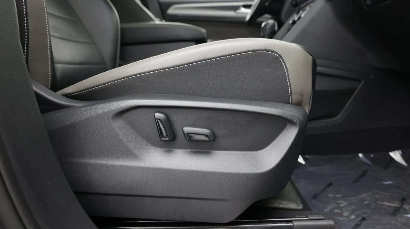 Volkswagen Atlas Cross Sport photo 45